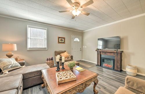 Yadkinville Casa | Charming Yadkin Valley Cottage with Deck and Yard