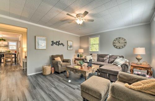 Yadkinville Casa | Charming Yadkin Valley Cottage with Deck and Yard