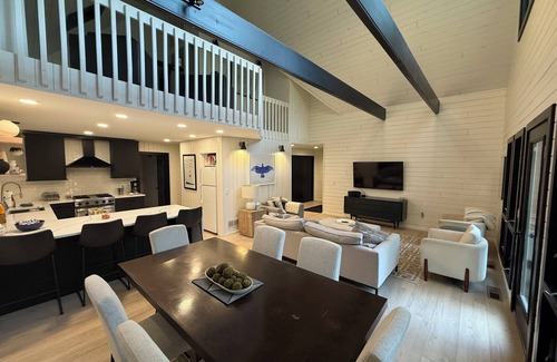 Harbor Springs Chalet De Esquí | Charming Year-Round Harbor Springs Chalet: Near Nub's Nob, Golf & Lk Michigan
