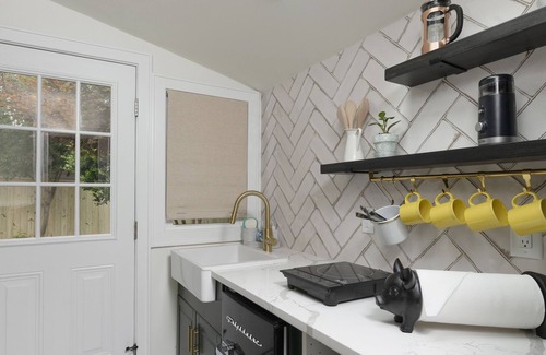 Dilworth Cabaña | Charming Yellow Cottage in Dilworth!