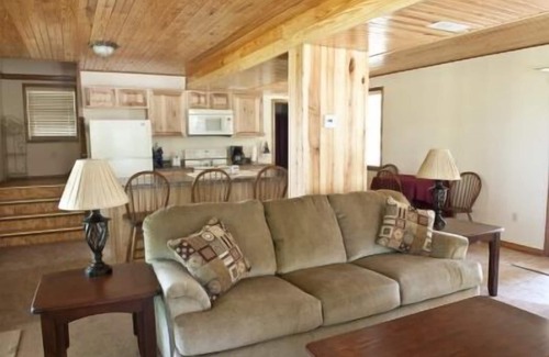 Goodson Cabina | Encantador país, tranquilo, con PISCINA, pero a 30 minutos del área del lago