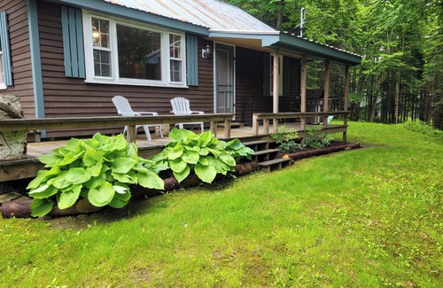 Rangeley Cabina | Charmingly updated 2 bed cabin with WiFi in Rangeley Maine