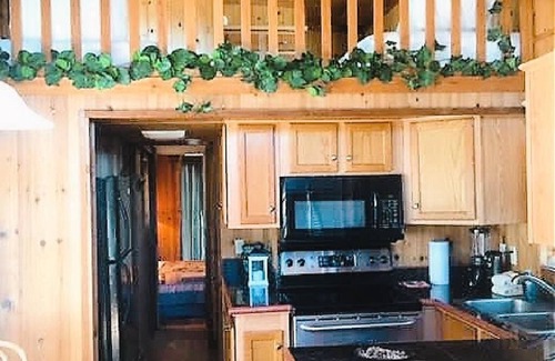 Kingsland Casa | RusticTinyHome @ LBJ💕Great4Couples💕3MinWalk2Lake!