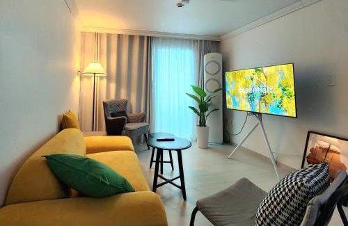 Sangam-dong Apartamento | CHARMSTAY In Seoul 합법숙소 공항철도 지하철역3분 3R2B