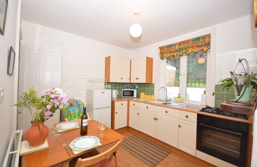 Brading Cabaña | Charnwood Cottage - una casa de campo que tiene capacidad para 4 personas en 2 dormitorios