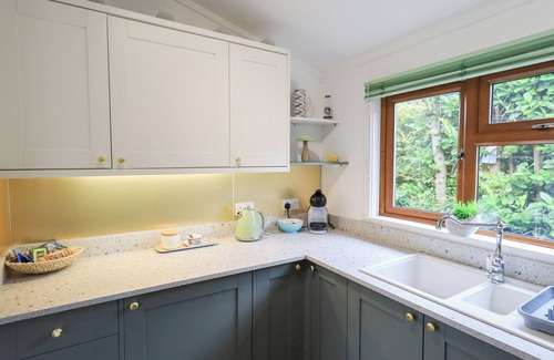Capernwray Cabaña | CHARNWOOD, pet friendly, country holiday cottage in Carnforth