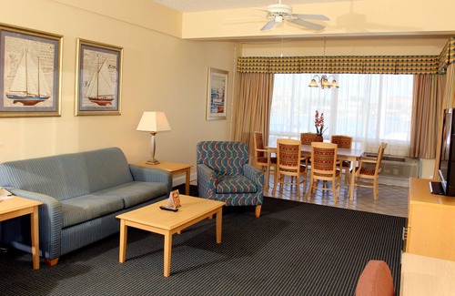 Clearwater Beach Hotel | Chart House Suites on Clearwater Bay
