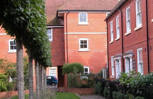 Salisbury Cabaña | Tribunal de la Carta, SALISBURY