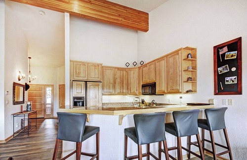 Baldy Mountain Casa | Disfruta de las increíbles vistas de esta casa adosada remodelada con acceso gratuito a transporte