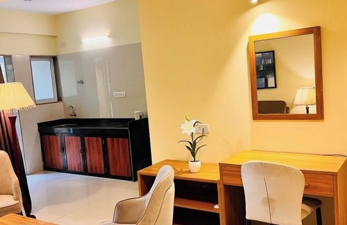 Anjuna Hotel | Charvi Reemz Grand Suites Anjuna Beach