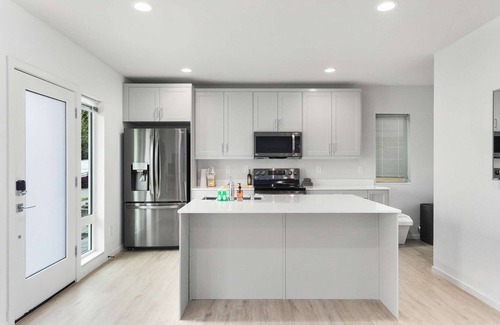 Whittier Heights Casa | Chase's sweet suite - Micro Studio - 91Walkscore