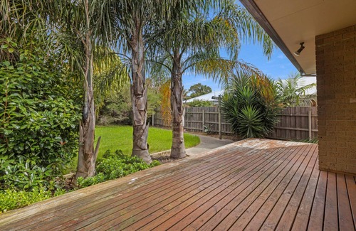 Lake Bunga Casa | Chasing beach days or a relaxing break, this home has everything you need