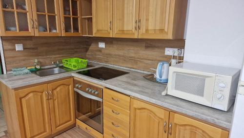 Jelenec Casa | Chata zelená