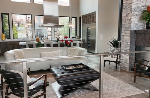 Hurricane Apartamento | Chateau 58 ~ Ultra Luxury Mansion ~ Pool ~ Events!