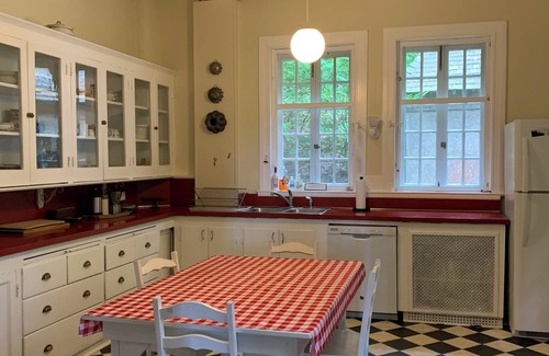 Milford Casa | Cottage del Forester, un 19o C. Chateau francés