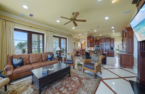 Avalon Beach Estates Casa | CHATEAU BY THE SEA: New to the Market! PRIVATE Beach-Pool-Tennis-Office Space