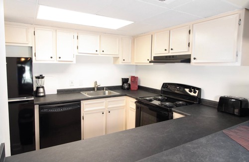 Villa Sabine Condominio | Chateau by the Bay, Close to Restaurants and Bars, Walk to the Gulf or Bay- W209