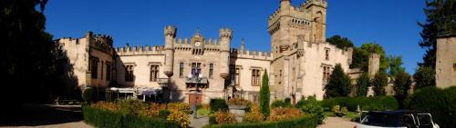 Les Pradeaux Otro | Chateau-camping la Grange Fort, 63500 Les Pradeaux