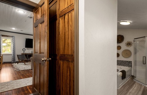 Eureka Springs Historic District Cabaña | Chateau Cottage - Penthouse