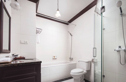 Downtown Siem Reap Hotel | Chateau d'Angkor La Residence