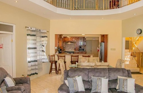 IronShore Estates Casa | Chateau De La Rose