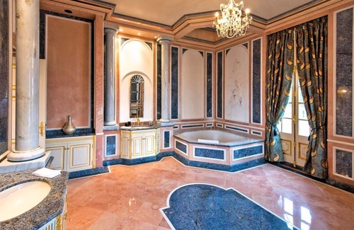 Grasse Otro | Chateau De La Victoire