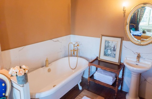 Bouffere Otro | Chateau du Hallay