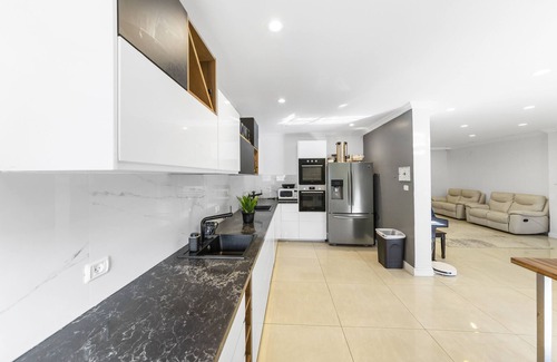 Mateh Yehuda Casa | Chateau Gabriel 6 BR Villa w Heated Pool