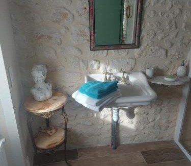 Cissac-Medoc Casa | Chateau Gunes (Guges)