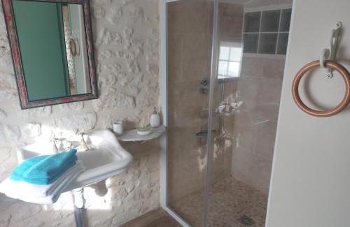 Cissac-Medoc Casa | Chateau Gunes (Guges)