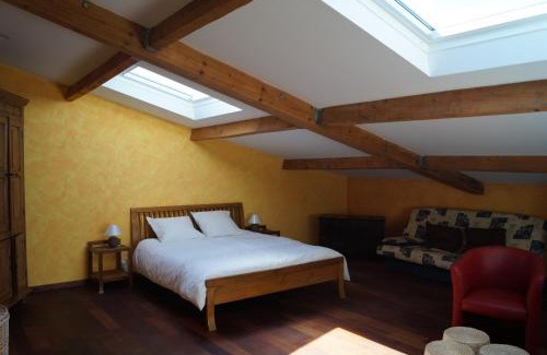 Saint-Pierre-d'Aurillac Cama Y Desayuno | Chateau Le Livey