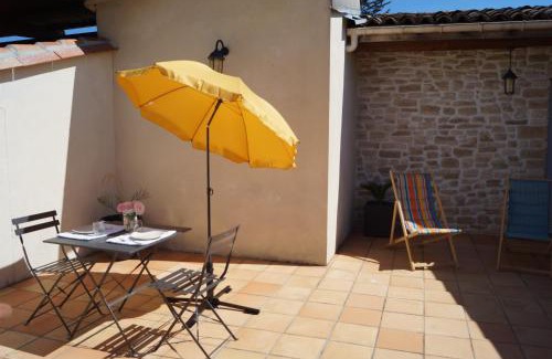 Saint-Pierre-d'Aurillac Cama Y Desayuno | Chateau Le Livey