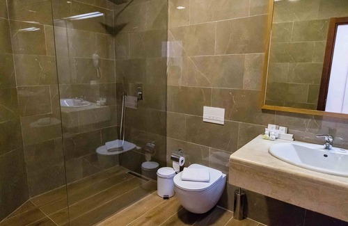 Tirana Hotel | Chateau Linza Resort