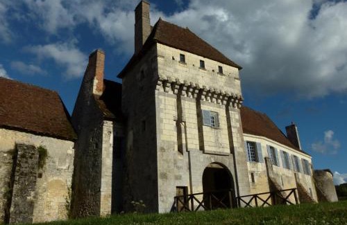 Chemille-sur-Indrois Cama Y Desayuno | Chateau-monastère de La Corroirie
