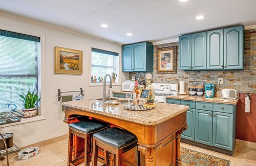 Hayesville Apartamento | 'Chateau on Compass Creek' Hayesville Apartment!