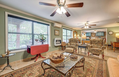 Hayesville Apartamento | 'Chateau on Compass Creek' Hayesville Apartment!