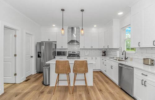 Murrells Inlet Casa | Chateau Papillon-Elegant 5BR Beach House-Steps from the Beach