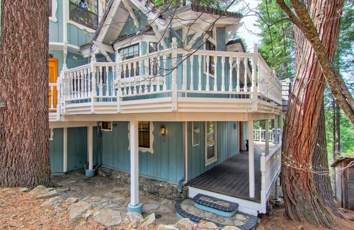 Yosemite West Casa | Chateau Royal East es un dúplex de tres niveles, 2 habitaciones más espacio de loft y 2 baños.