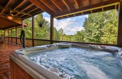 Mineral Bluff Casa | Chateau Relaxeau Breathtaking Spacious Mountain Home on Paved Road