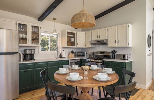 Bailey Cabina | Chateau Summit: Cuddle Cabin, HotTub, Sauna, Pizza Oven, Fitness & Views