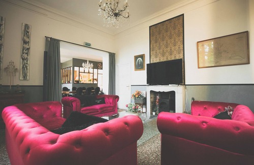 Roanne Casa | Chateau with accommodation for 15 people for Christmas and New Year's Eve