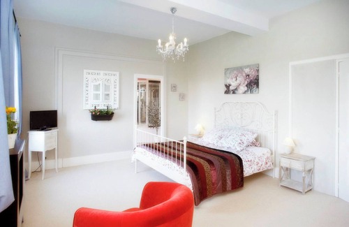 Roanne Casa | Chateau with accommodation for 15 people for Christmas and New Year's Eve