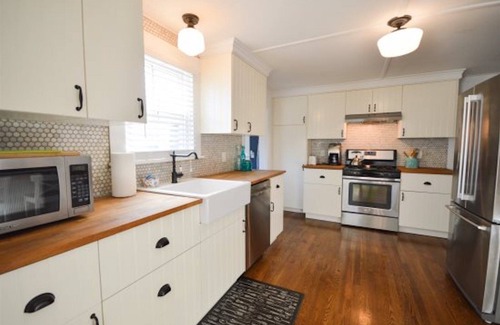 North Chatham Casa | Chatham Getaway- Completely Renovated Cape Cottage w/ Linens Included