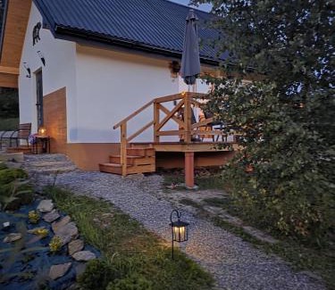 Uscie Gorlickie Complejo | Chatka Niedźwiadka domki w górach z sauną i jacuzzi w cenie