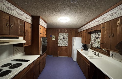 Chatsworth Casa | Chatsworth Charm Cabin-Influenced House