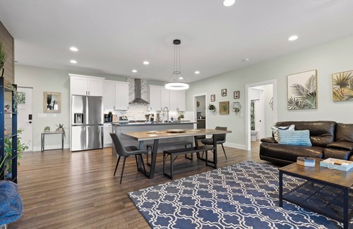 Rossville Apartamento | Chatt Vistas-2bd2ba- HotTub - Lux Shower - Patio - Sleeps 6+