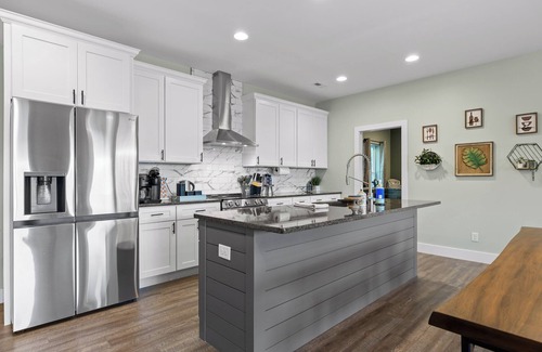 Rossville Apartamento | Chatt Vistas-2bd2ba- HotTub - Lux Shower - Patio - Sleeps 6+