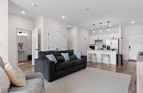 Chattanooga Apartamento | Chattanooga Getaway-Sleek 2BR at the Poplin