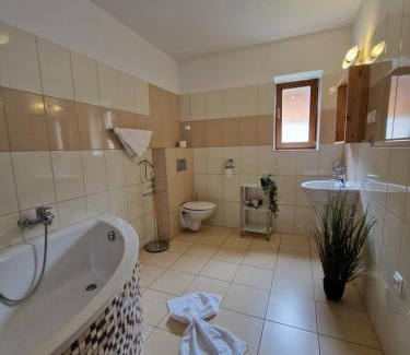 Tale Complejo | Chaty a apartmány Kúria na Táľoch, Tále - Chopok JUH