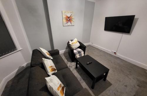 Cheadle Casa | Cheadle village